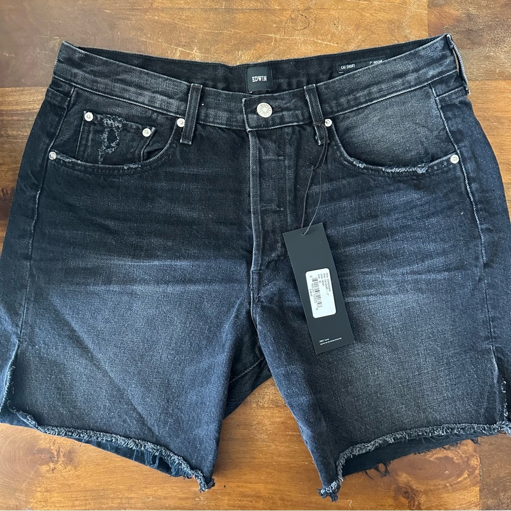 Edwin Cai Short 7” inseam black wash Bermuda Jean shorts ladies size 32 NWT